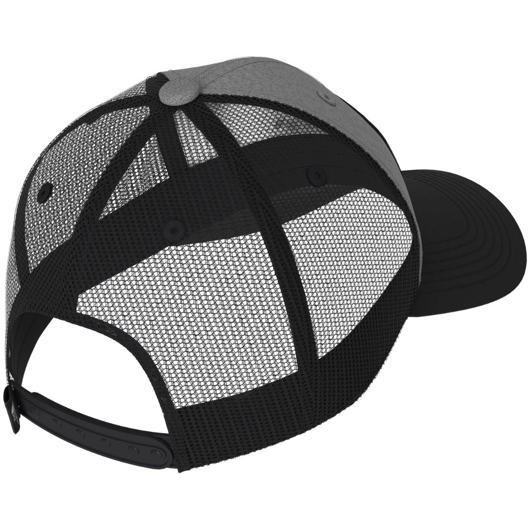 Gorra The North Face Mudder Trucker color tfn black tfn medium grey vista trasera con paneles de rejilla y cierre ajustable.