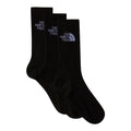 Pack de 3 calcetines The North Face Multi Sport Cushion en negro, estirados y superpuestos mostrando el logo bordado en gris claro en cada puño.