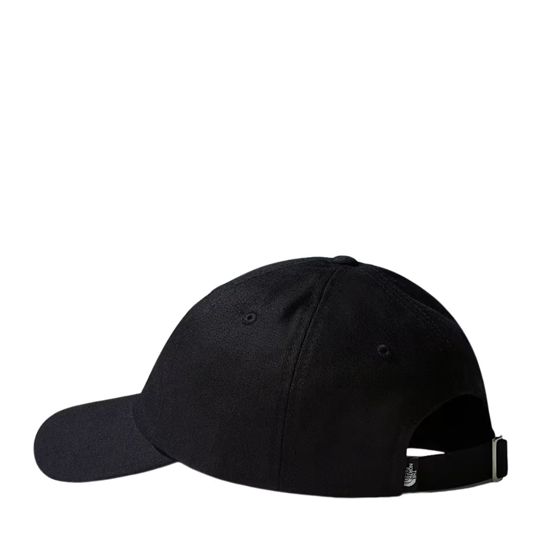 Detalle trasero de la gorra The North Face Norm Hat negra Base Camp con tira ajustable.