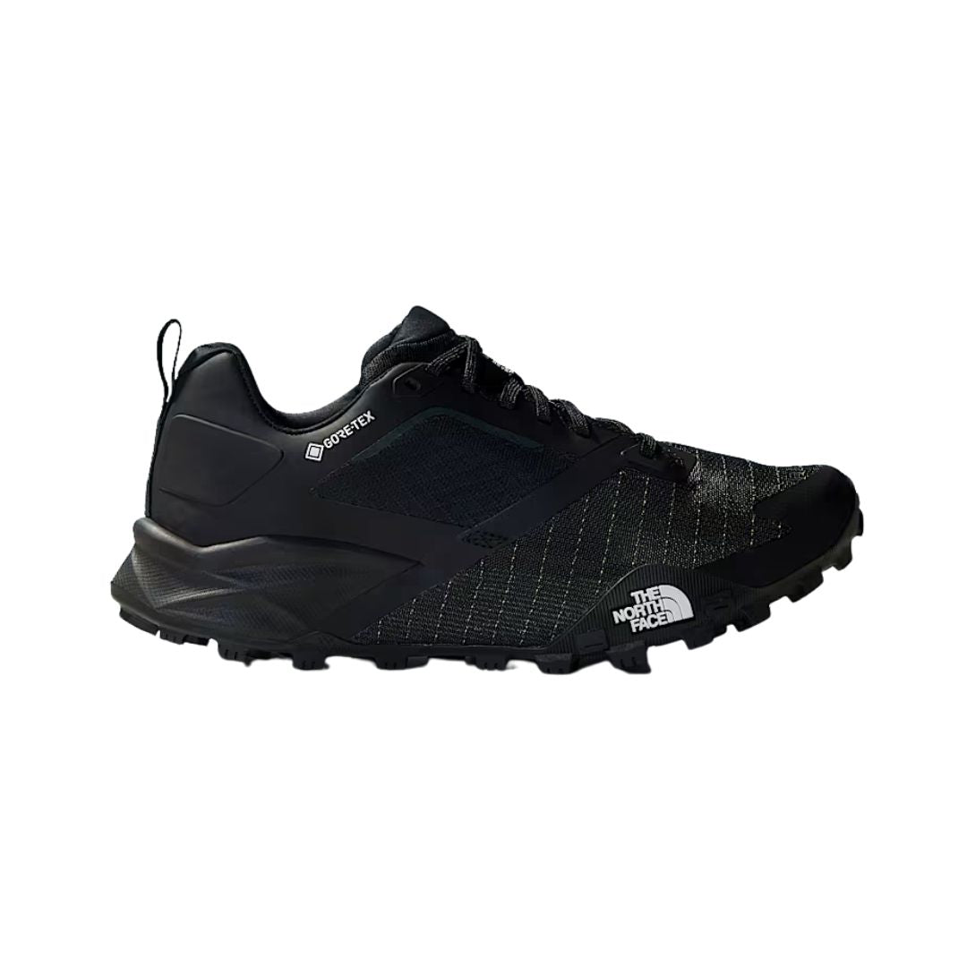 Vista lateral de las zapatillas The North Face Offtrail TR GORE-TEX® en color TFN Black TFN Black.