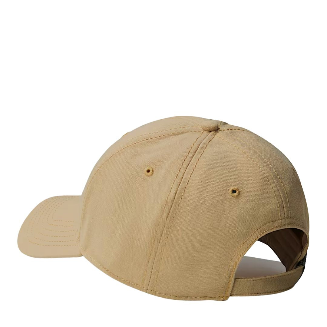 Gorra The North Face Recycled 66 Classic Hat color khaki stone vista lateral trasera con cierre ajustable.
