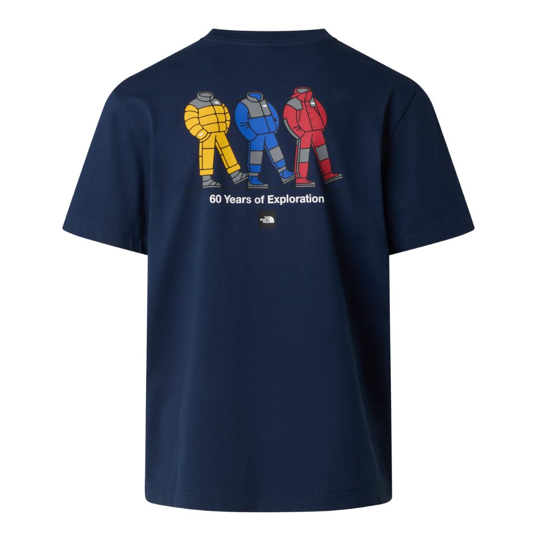 Camiseta The North Face TNF Celebration Relaxed Short Sleeve T-Shirt en color azul marino Summit Navy, vista trasera.