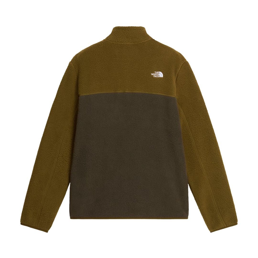 Vista trasera de la chaqueta polar The North Face Yumiori 1/4 Zip en color New Taupe Green/Caraway Seed, con logo bordado en el hombro derecho sobre tejido high-pile fleece.