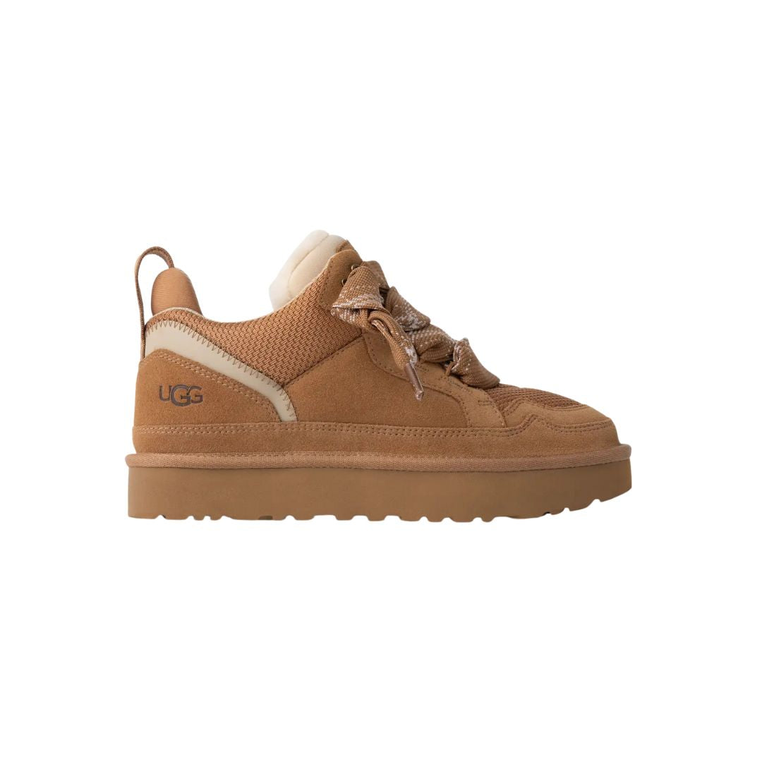 Zapatillas UGG Lowmel color chestnut de ante y mesh reciclado con forro UGGplush vista lateral.