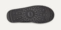 Suela de la bota UGG Neumel negra con dibujo de tracción en relieve.