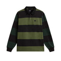 Polo de rugby Vans Ward de punto a rayas verde y negro en plano producto frontal, sin modelo, con cuello negro, tapeta de botones y logotipo Vans bordado en el pecho.