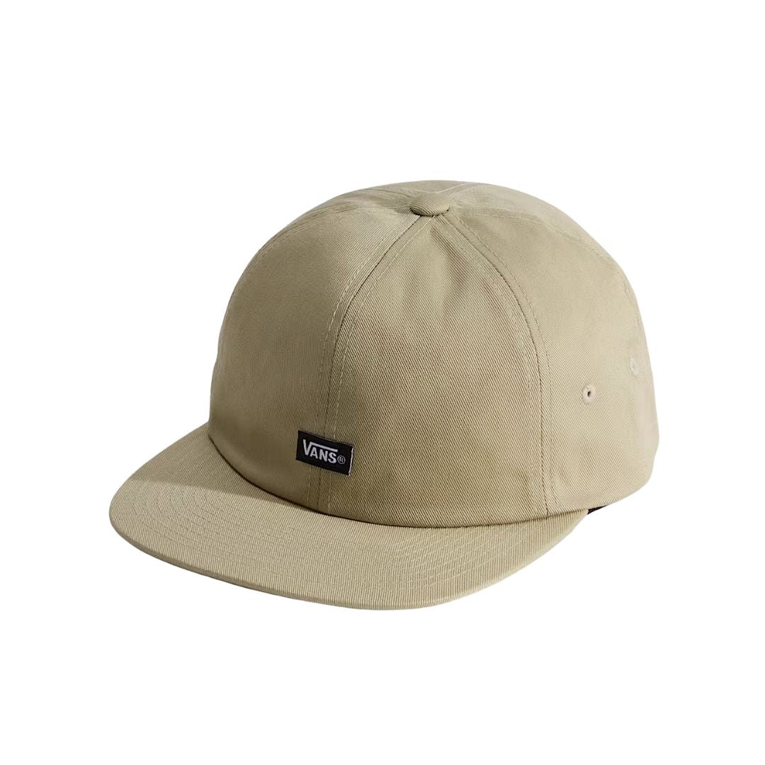 Vans Jockey color Elm vista frontal, gorra tipo jockey de seis paneles en algodón con visera plana y parche Vans.