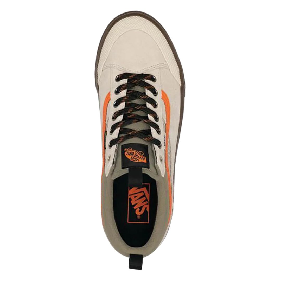 Vans MTE Old Skool Waterproof Insulated color Taupe Orange vista superior con cordones y plantilla.
