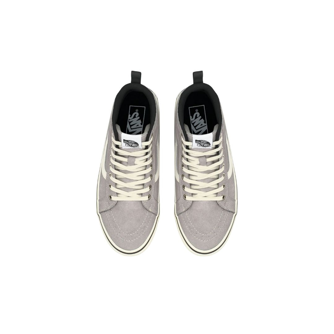 Par de zapatillas Vans MTE Sk8-Hi Insulated gris Drizzle visto desde arriba destacando el acolchado interior.
