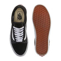 Zapatillas Vans Old Skool Black White vista trasera con talón negro, etiqueta roja Vans Off The Wall y mediasuela blanca.