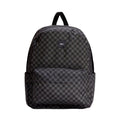 Mochila Vans Old Skool Check en negro y gris, vista frontal completa sobre fondo blanco, mostrando el conjunto del diseño checkerboard, correas y bolsillo delantero.