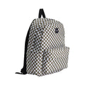 Mochila Vans Old Skool Checkerboard color Olive Brown, vista lateral en ángulo mostrando el bolsillo frontal con cremallera, el parche VANS en el panel principal y el cordón elástico de sujeción.
