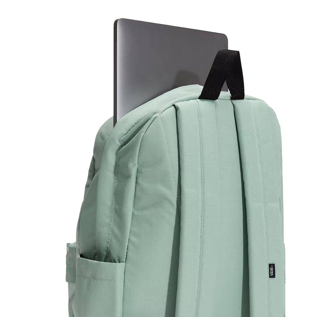 Mochila Vans Old Skool Classic Backpack color gris oliva con funda interior para portátil de hasta 15 pulgadas.