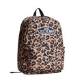 Mochila Vans Old Skool Classic en color incense (estampado leopardo), vista frontal en tres cuartos, con el parche VANS Off The Wall y bolsillo delantero.