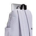Mochila Vans Old Skool Classic Backpack color lila mist con funda interior para portátil de hasta 15 pulgadas.