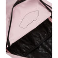 Mochila Vans Old Skool Classic en color pale pink, compartimento principal abierto, mostrando el interior en el mismo tono rosa y el forro a cuadros negro.