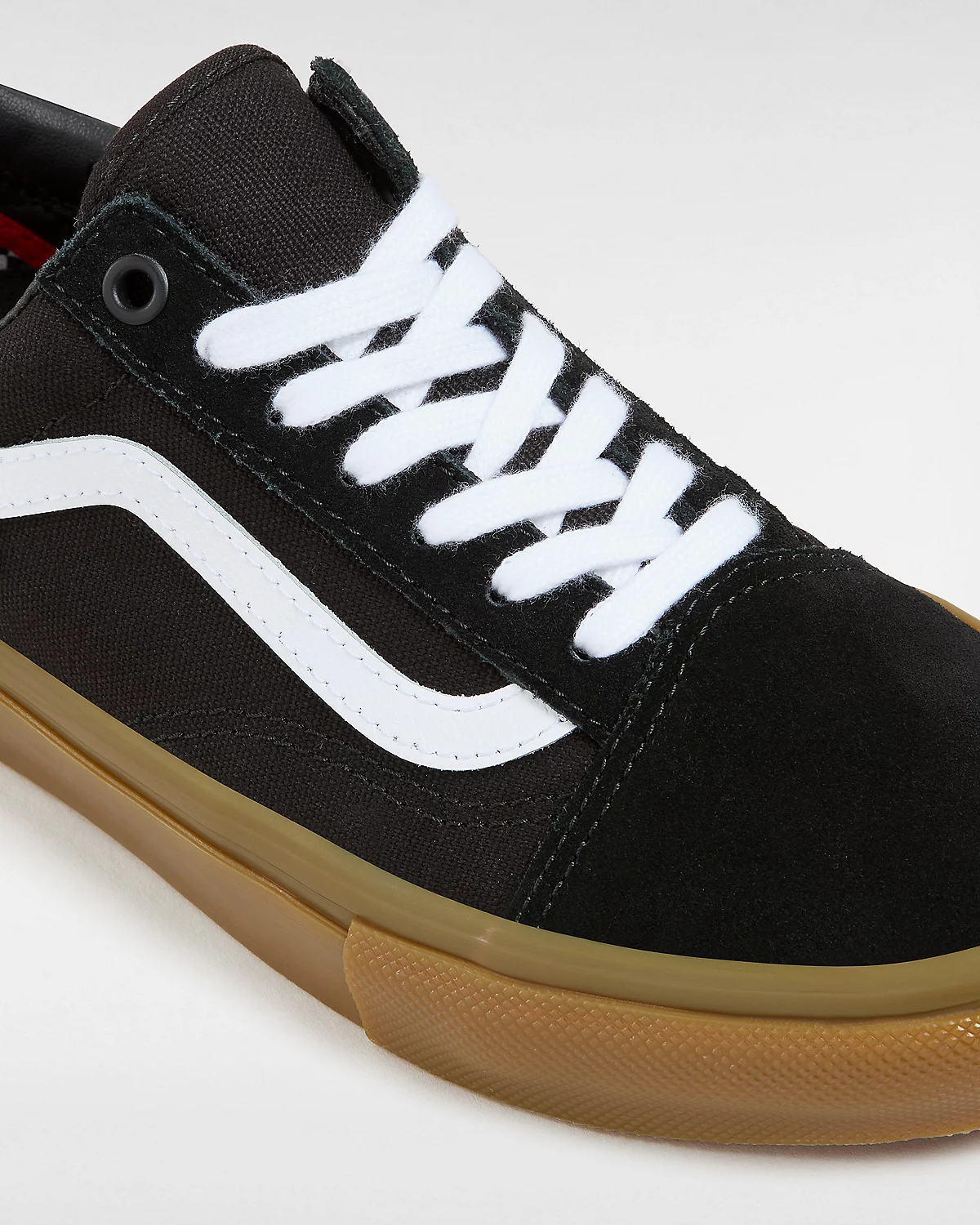 Cordones de la Zapatilla Vans Skate Old Skool Negra con la suela de goma y cordones blancos