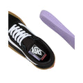 Vista superior de las zapatillas Vans Skate Old Skool black gum mostrando plantilla POPCUSH extraíble de color violeta.