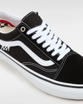 Cordones de las Zapatillas Vans Skate Old Skool Negras con la suela blanca