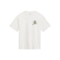 Camiseta Vans Trashy en color Marshmallow vista de frente, con un pequeño estampado de mapache junto al logo VANS Since 1966 bordado en tono verde oliva sobre el pecho izquierdo.