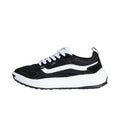 Vans UltraRange Neo 2.0 Oatmeal vista lateral individual, zapatilla ligera de caña baja con malla transpirable, puntera más ancha y suela de goma regenerativa.