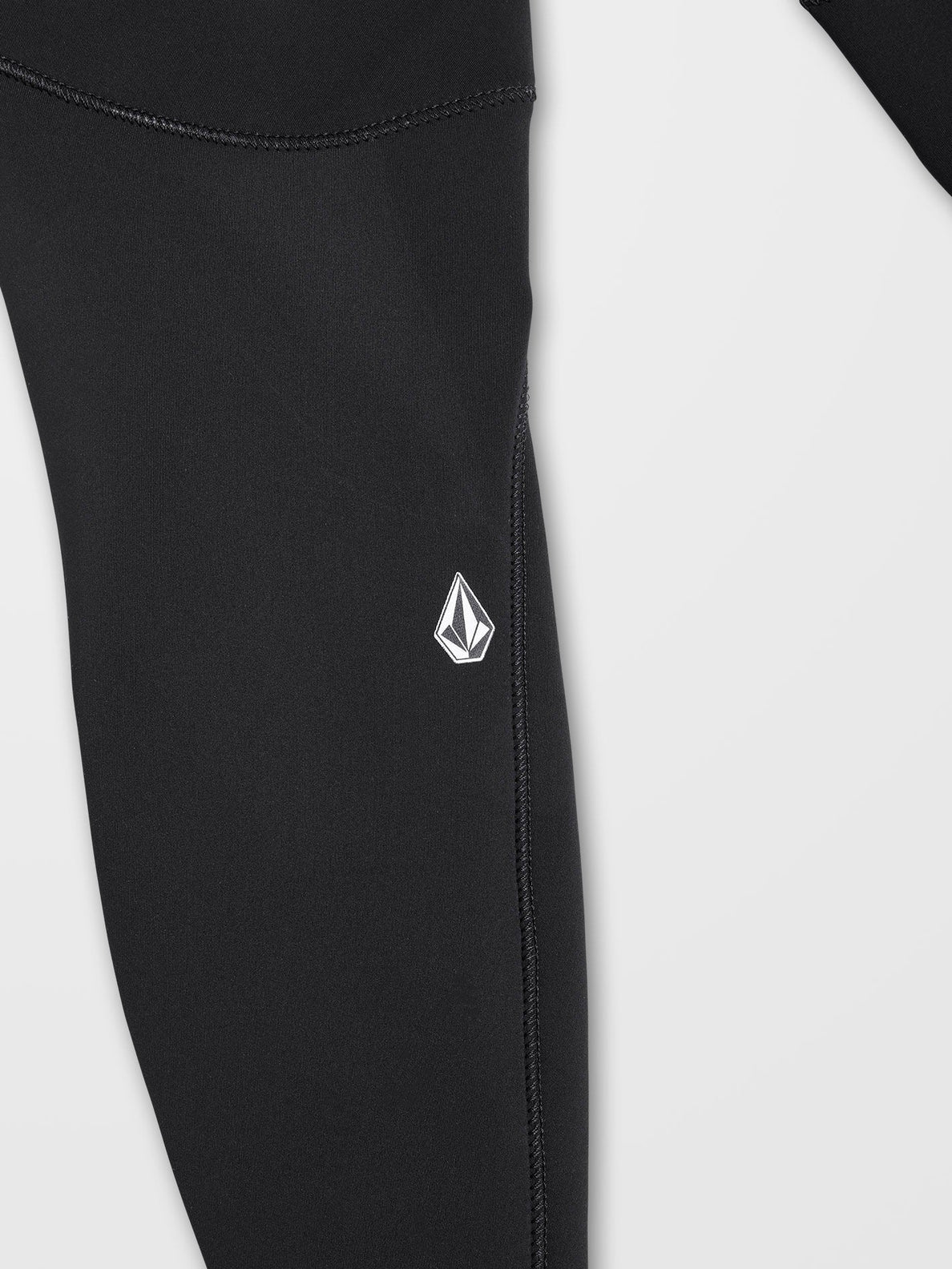 Logo en rodilla del Traje de neopreno con cremallera en el pecho Volcom 4/3mm Chest Zip Fullsuit