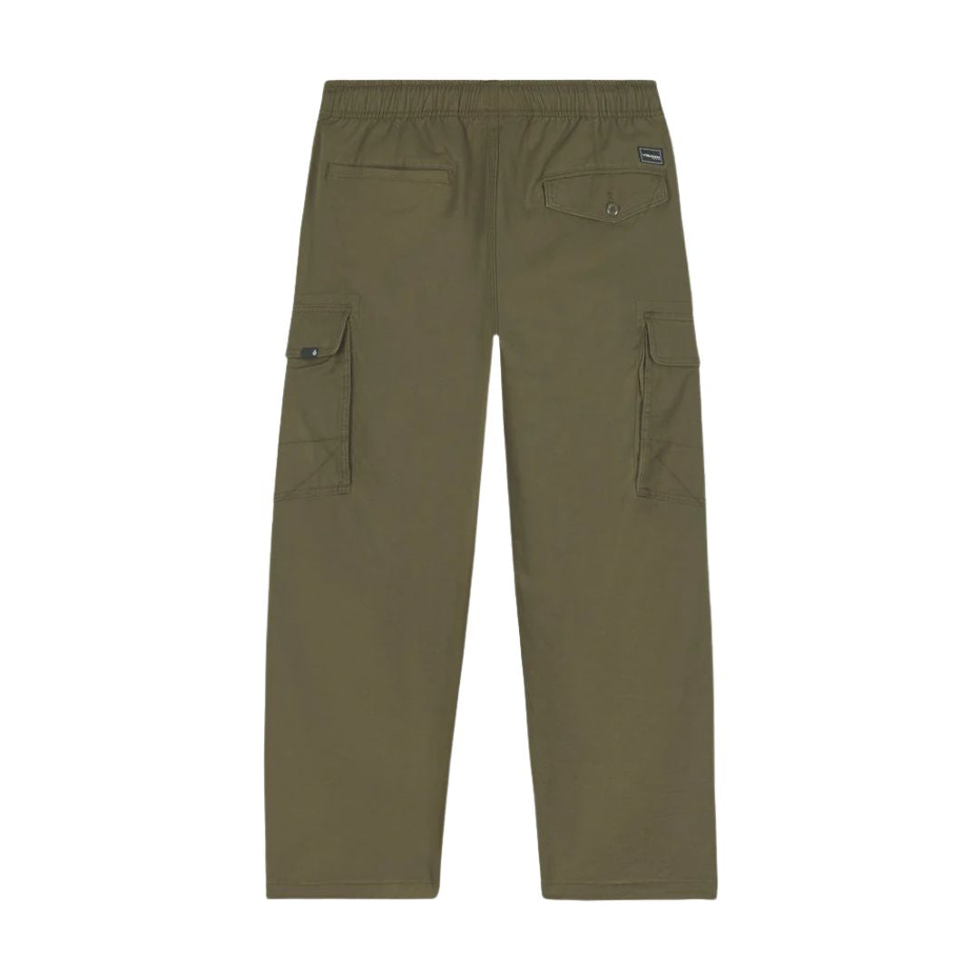 Vista completa trasera del pantalón cargo Volcom Billow Tapered EW en color sage leaf con ajuste relajado.