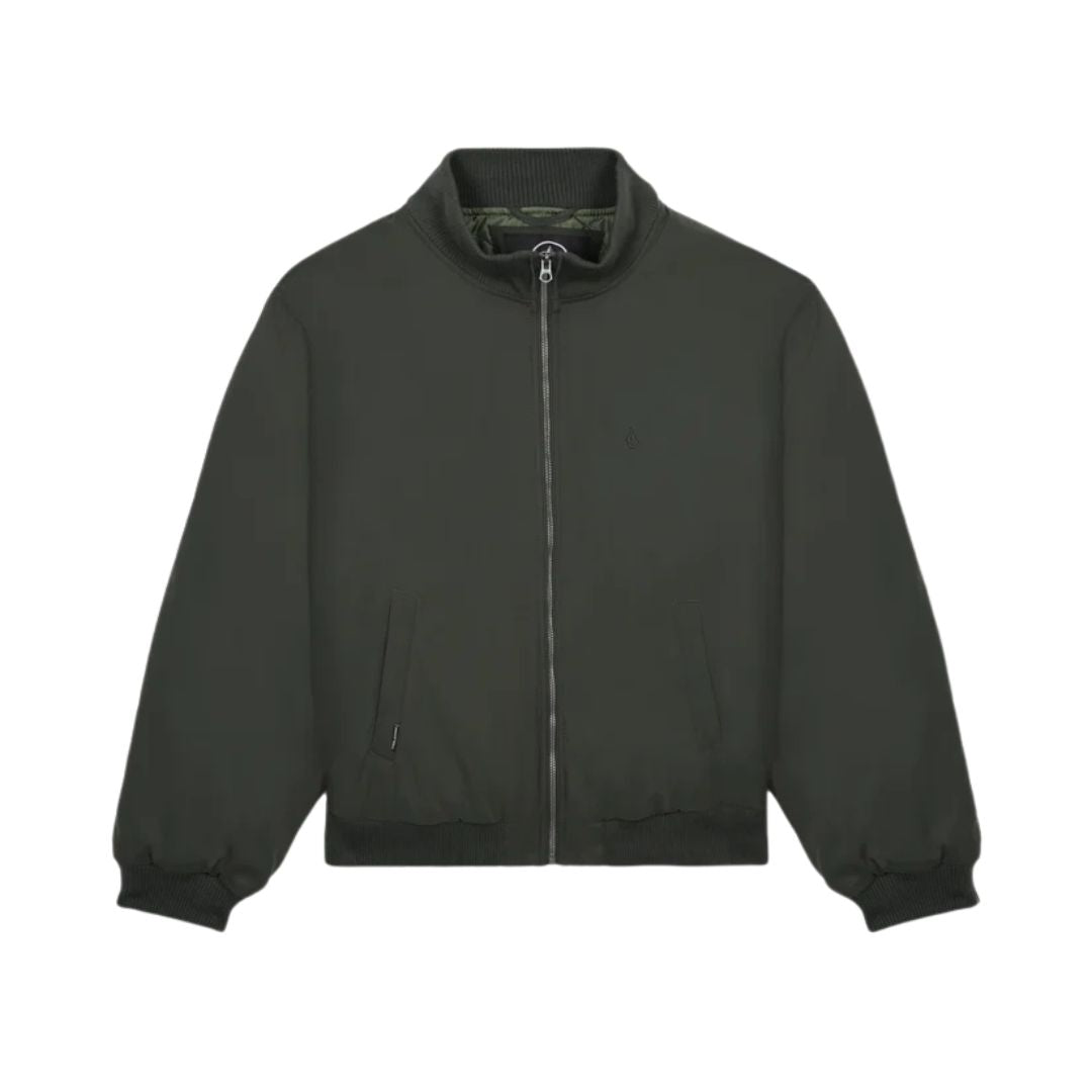 Chaqueta Volcom Damerman en color negro lavado fotografiada en plano de producto, vista frontal con la cremallera subida y el logo Volcom bordado en el pecho.