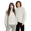 Volcom Edmonder II Sweater en color blanco sucio, vista frontal en modelo masculino y femenino.