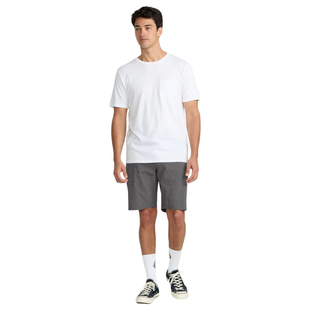 Volcom Frickin Cross Shred 20 Charcoal Heather look completo hombre estilo casual surf.