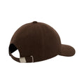 Gorra Volcom Full Stone Adj Corduroy Cap en color cacao fotografiada en plano de producto sin modelo, vista trasera mostrando la correa ajustable y la hebilla.