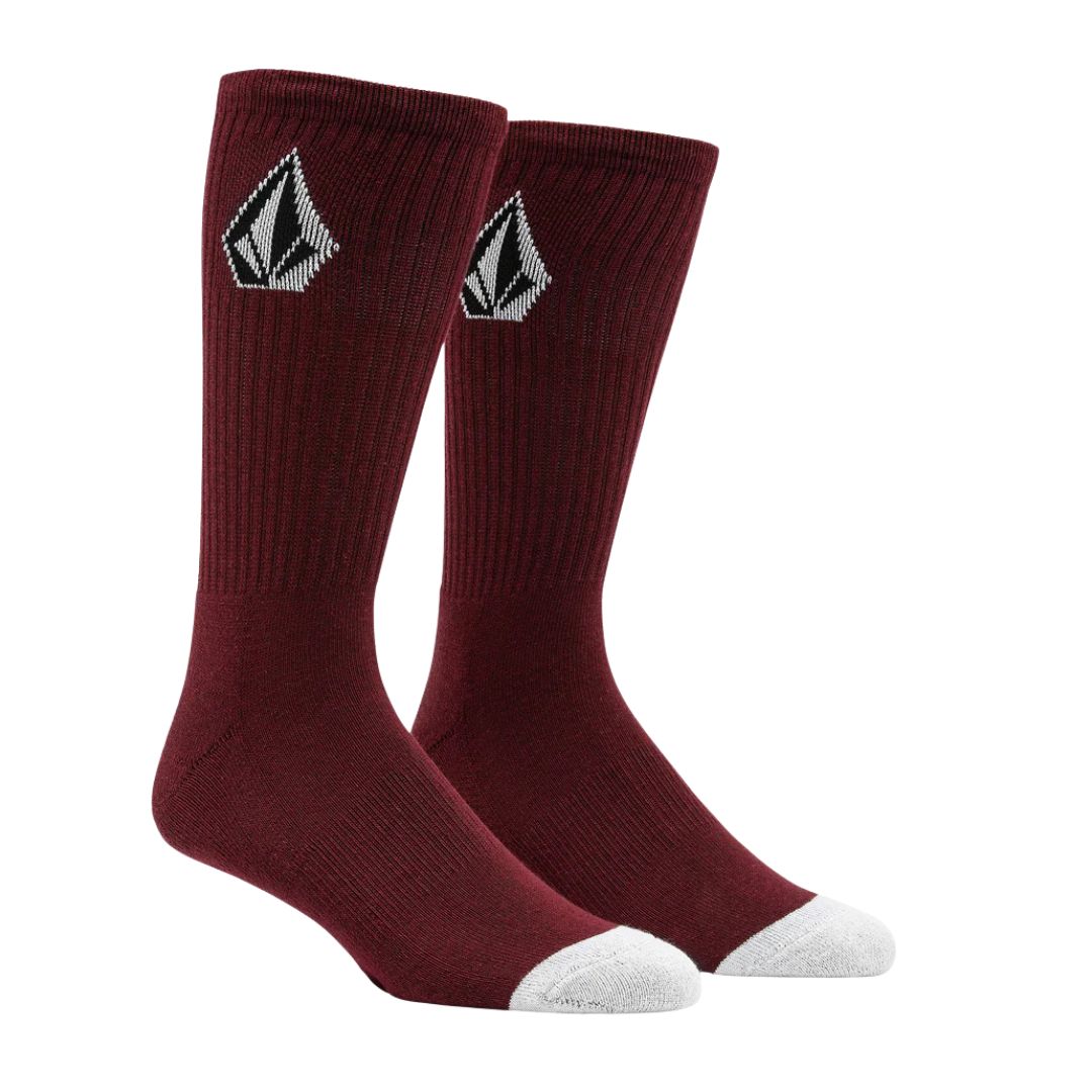 Par de calcetines Volcom Full Stone burdeos con puntera gris y logo bordado en caña.
