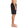 Volcom Lido Solid Mod 18 negro vista lateral perfil corte 18 pulgadas.