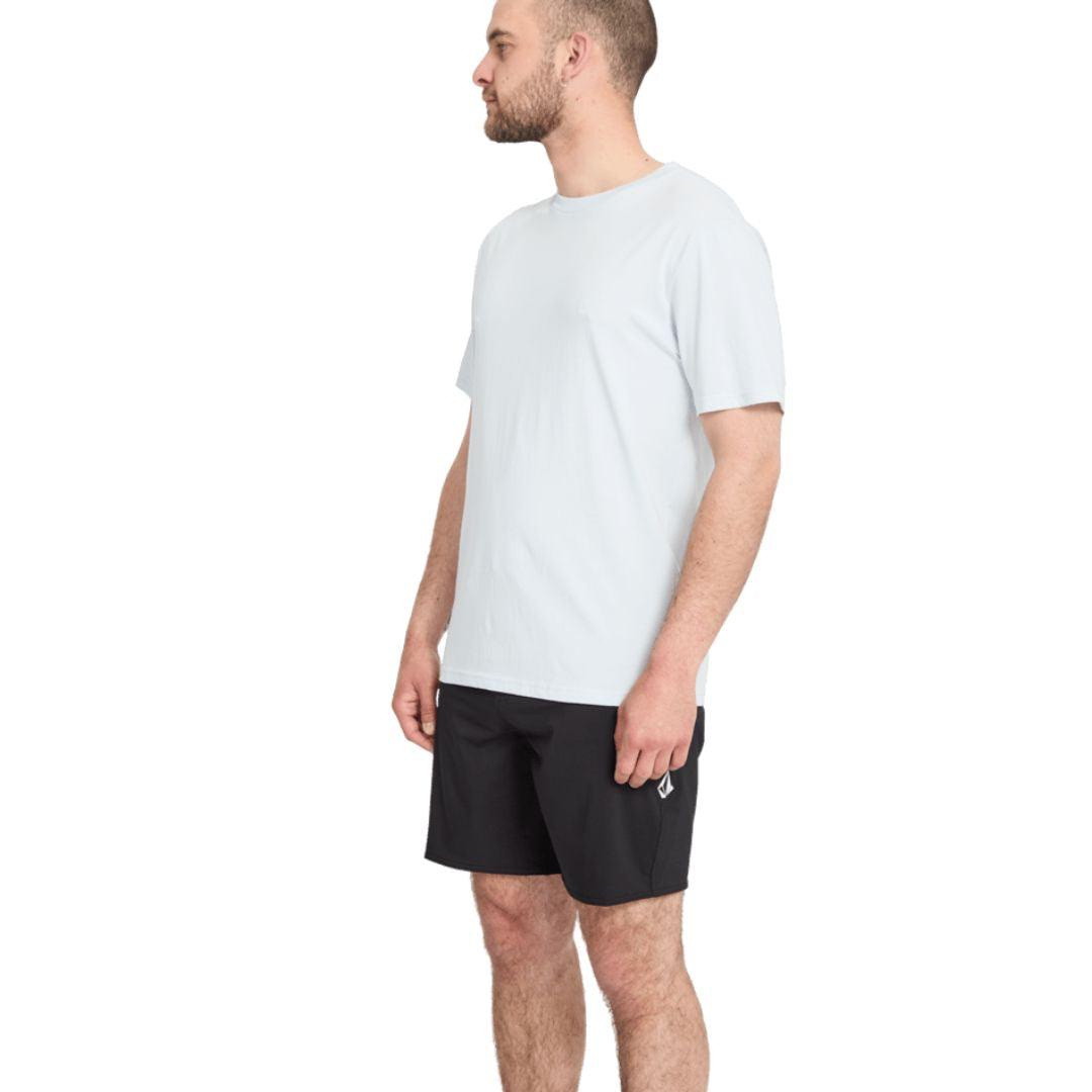 Volcom Lido Solid Mod 18 negro vista frontal producto sin modelo.