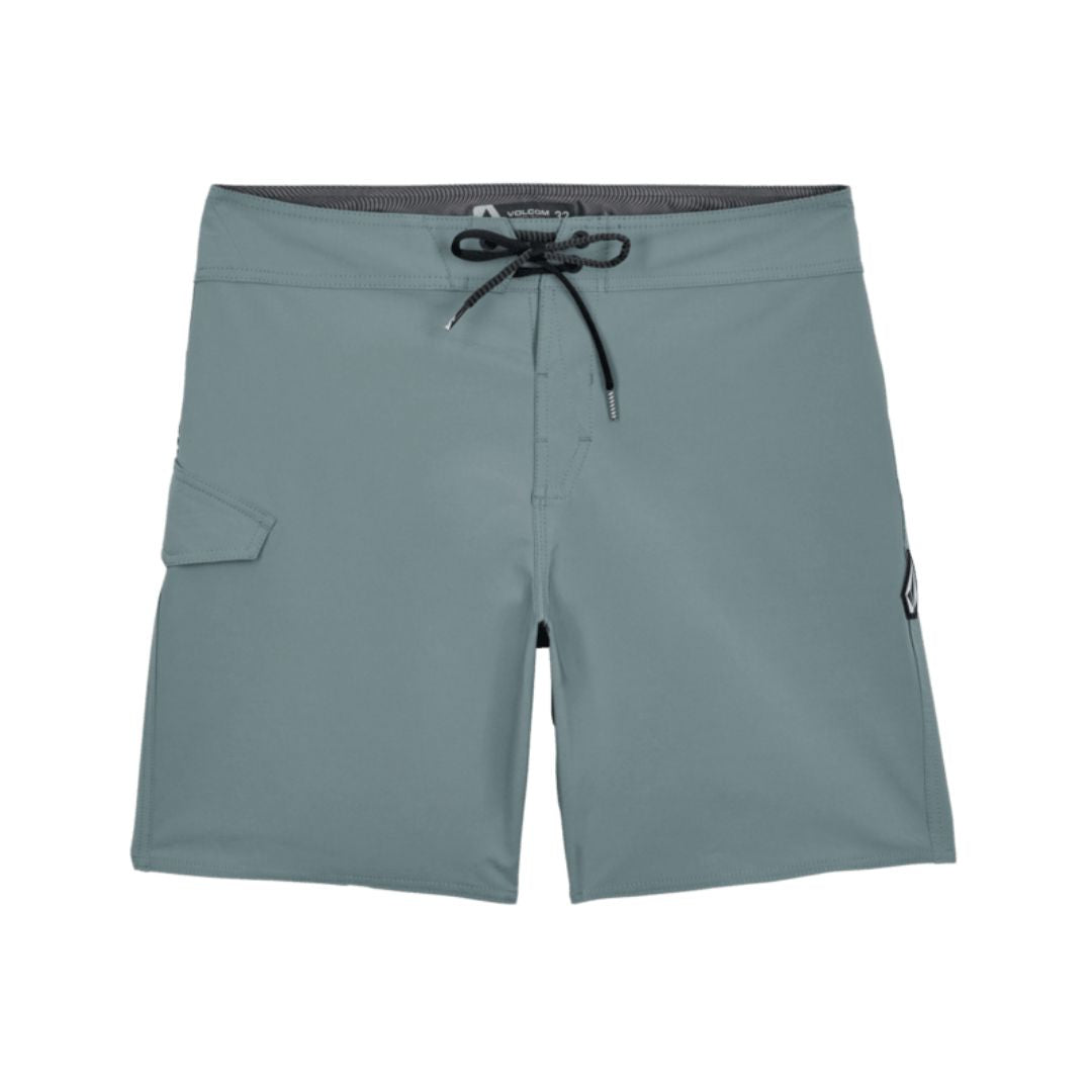 Volcom Lido Solid Mod 18 tradewinds verde grisáceo vista frontal producto aislado.