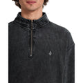 Detalle sudadera Volcom media cremallera negro lavado acid con bordado Stone.