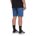 Volcom Solver Denim Short Bold Blue vista trasera completa pantalón corto vaquero hombre 20 pulgadas.