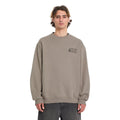 Sudadera Volcom Workwear Crew brindle beige topo vista frontal con modelo.