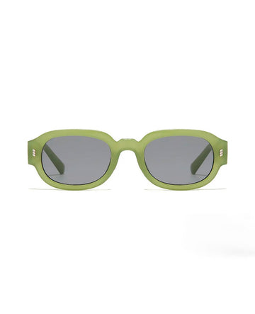 Gafas de sol Warmouth Green Dip Bottle Green vista frontal, montura ovalada de policarbonato verde botella con lente gris polarizada y remaches dorados.