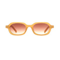 Gafas de sol Warmouth Candy Gradient Brown vista frontal, montura de policarbonato con lente marrón degradada UV400 y bisagras con remaches metálicos.