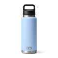 Vista frontal de la botella YETI Rambler 36 oz en color Big Sky Blue con Chug Cap.