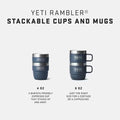 Comparación entre tazas Yeti Rambler de 4 oz y 6 oz en azul Navy, ambas apilables y con diseño compacto